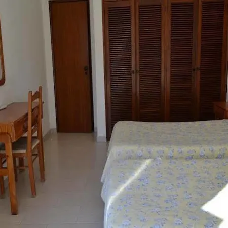 阿尔加玛加沃托公寓 * 维拉摩拉